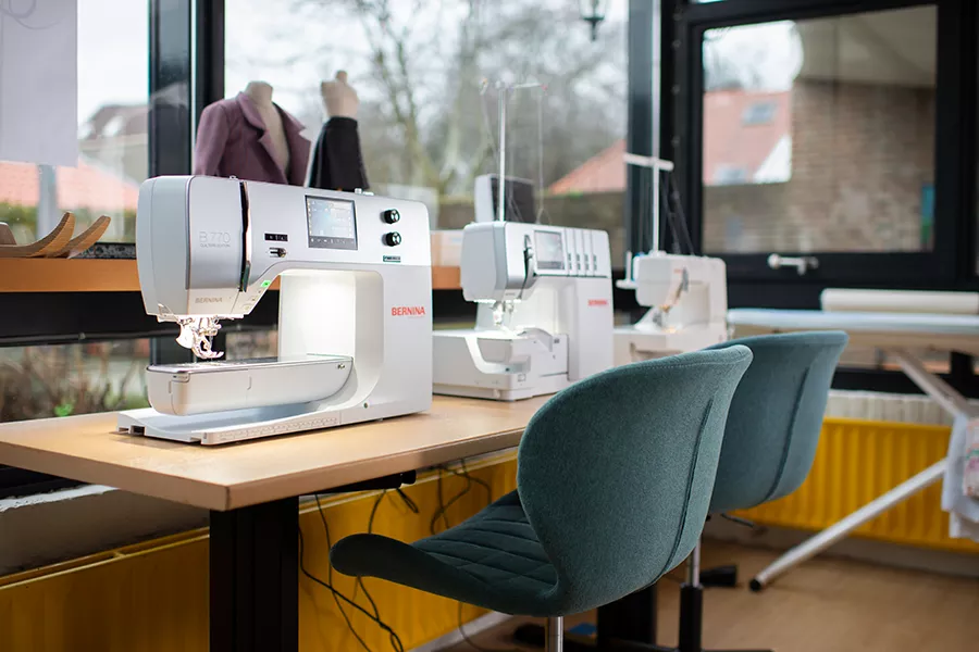 Foto van het naaiatelier